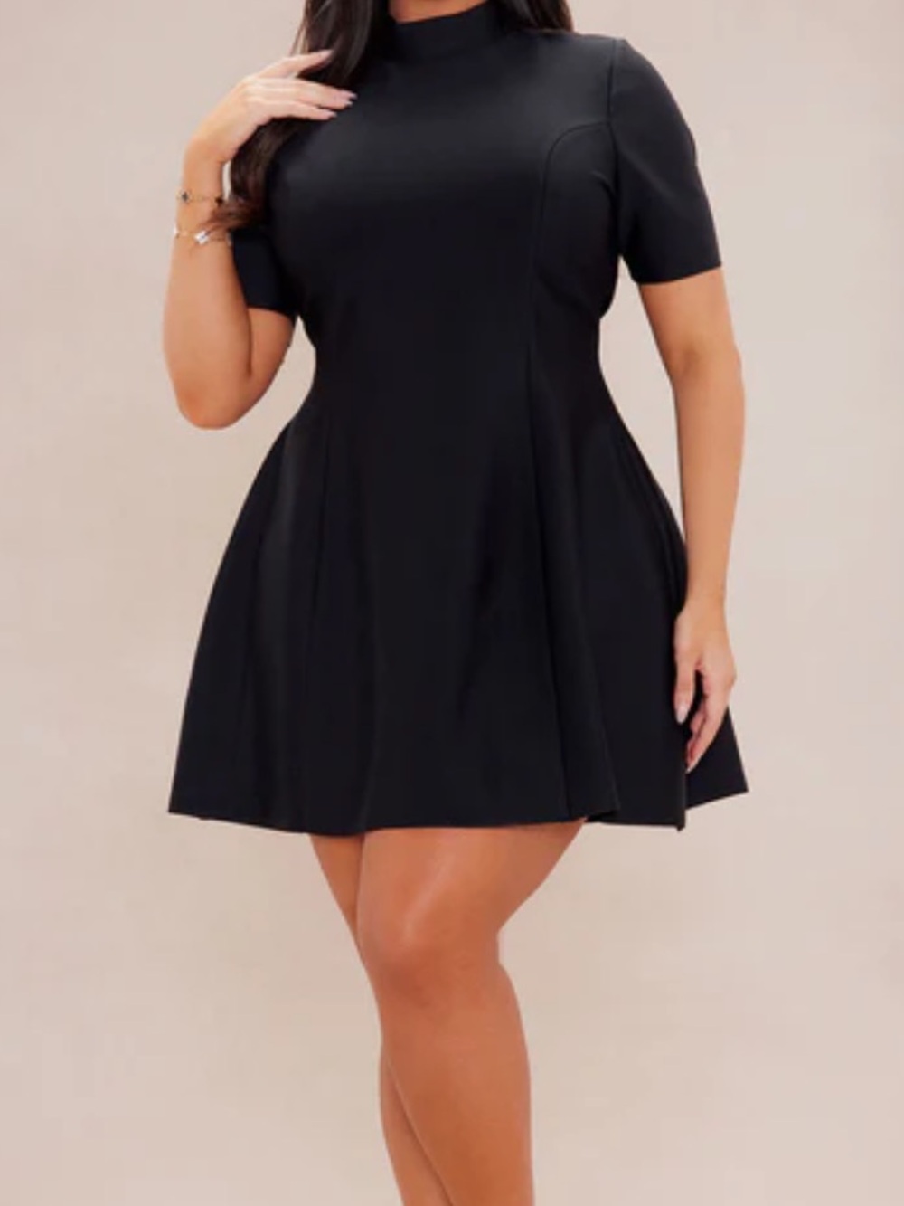 Elegant Black Fit-and-Flare Short Sleeve Dress